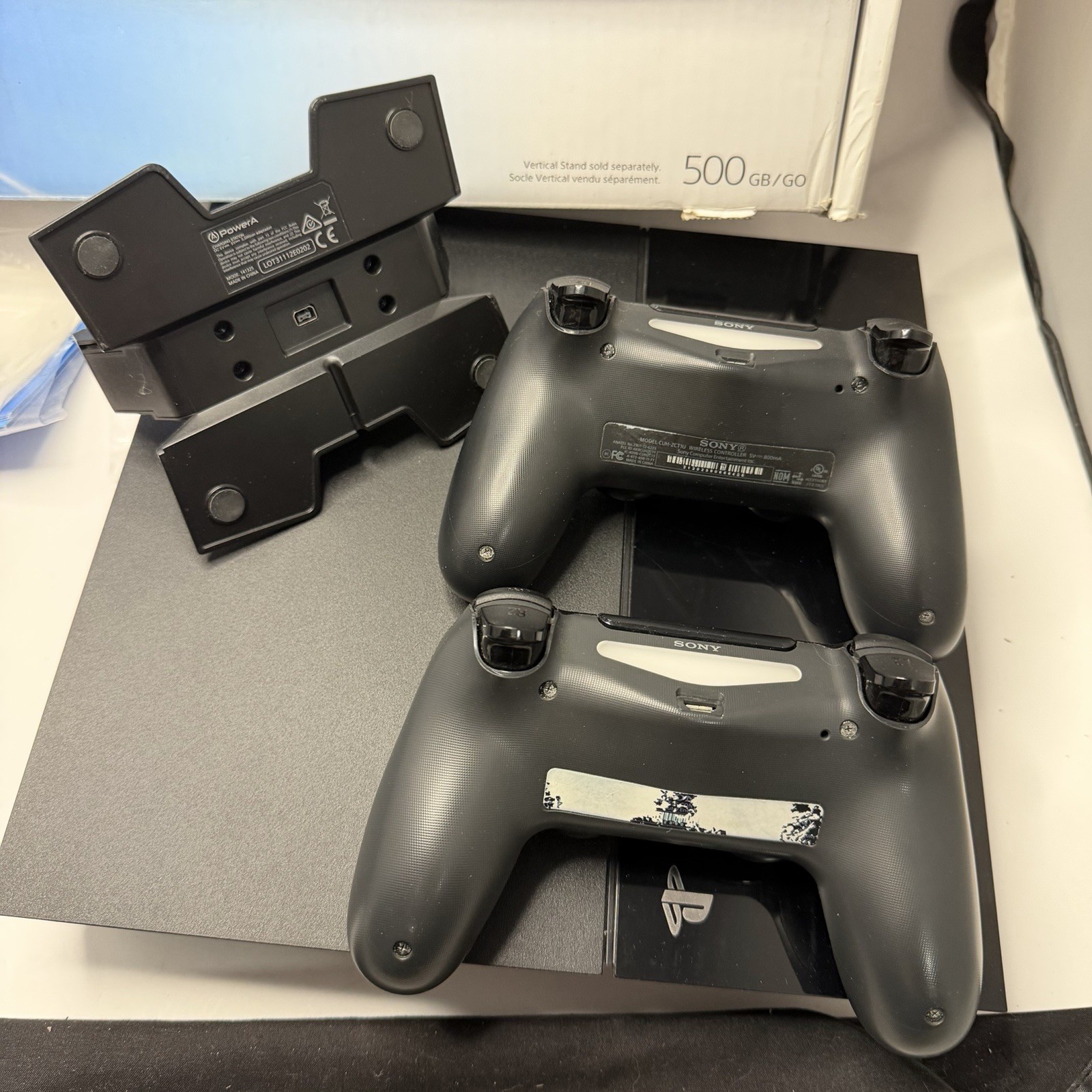 Sony PlayStation 4 PS4 500GB Controllers Games Charging Dock Box Complete Lot