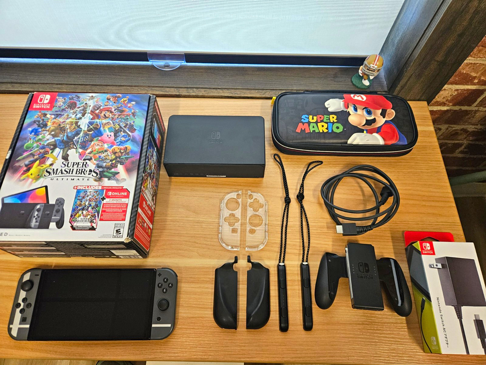 Nintendo Switch Gray Console 32GB 1080p USB-C HDMI w/ Dock Joy-Cons Case