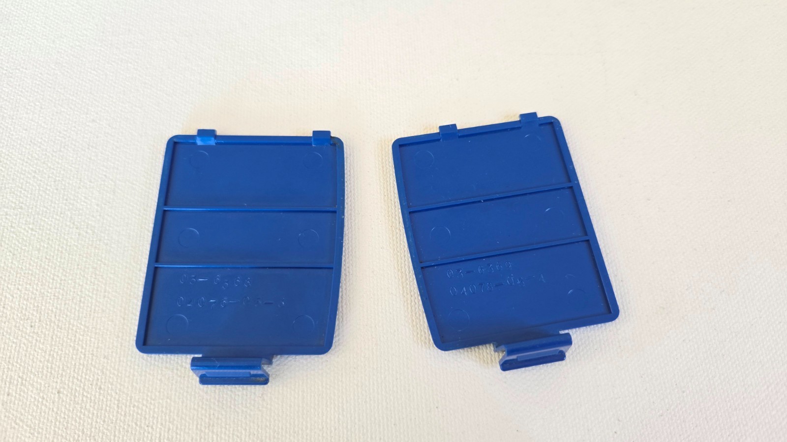 Sega Game Gear GENUINE OEM Blue Battery Door Cover Lids Left & Right – READ!