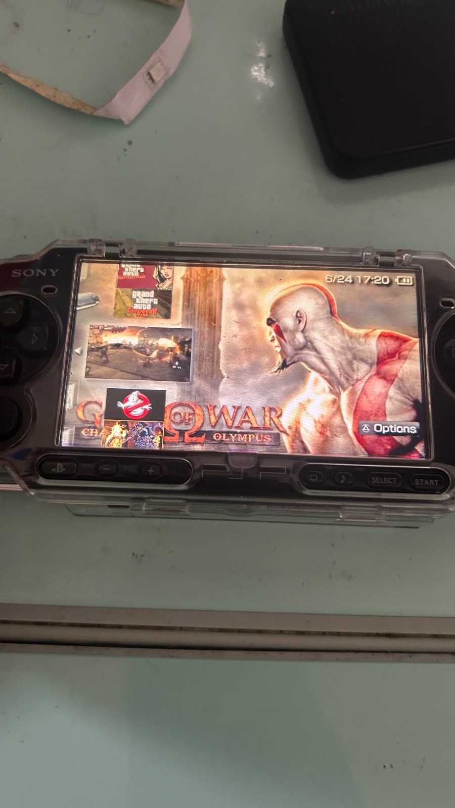 Psp Console hong hong -black case included and charger