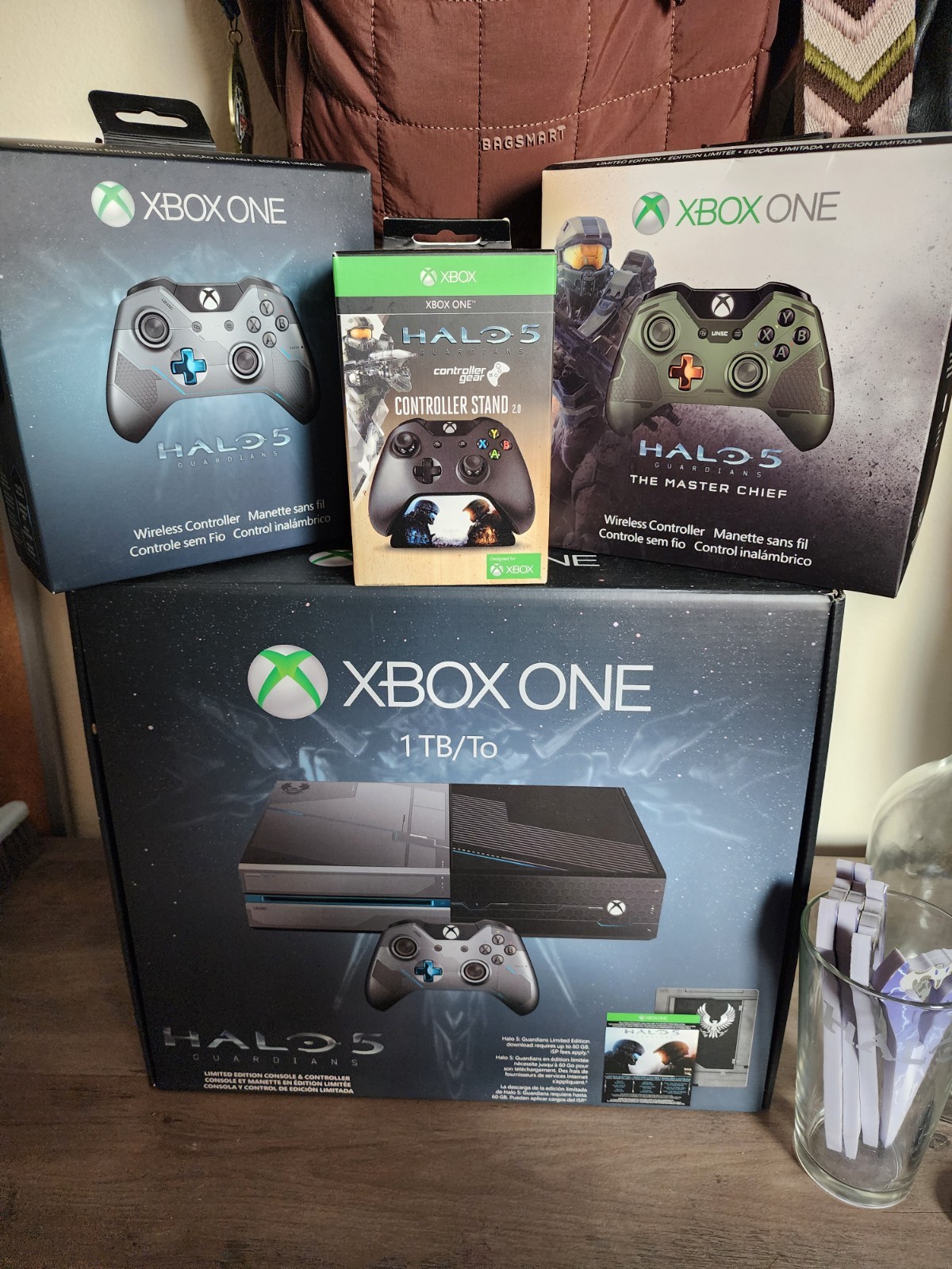 Ultimate Xbox One Halo 5 Limited Edition Console & Collection – Bonus Items