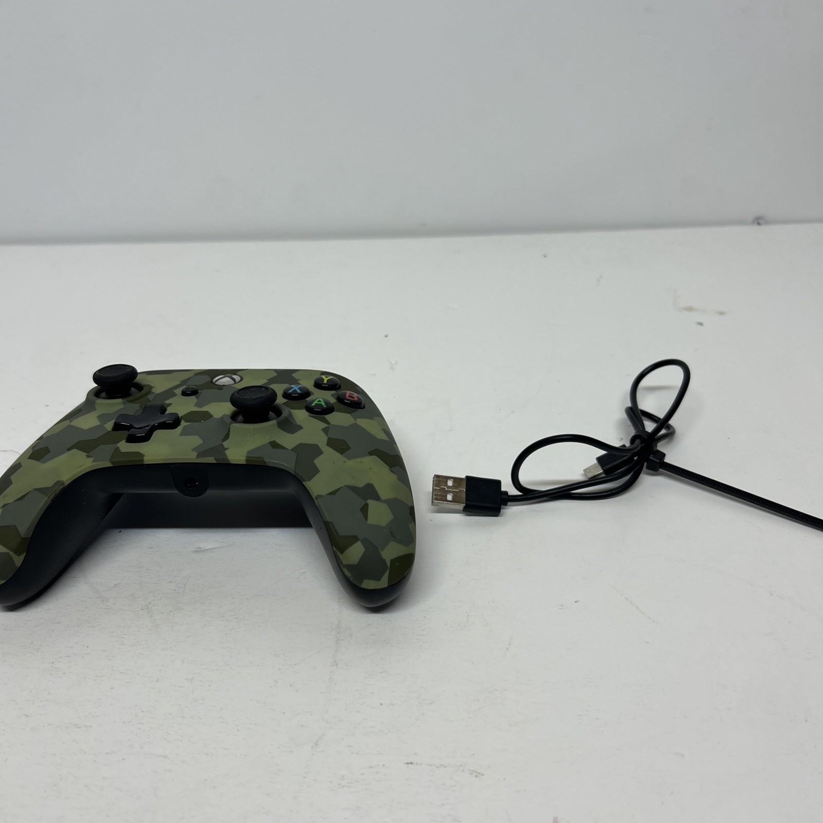 PowerA Wired Controller for Xbox Camo Tested Does Not Come With Charger