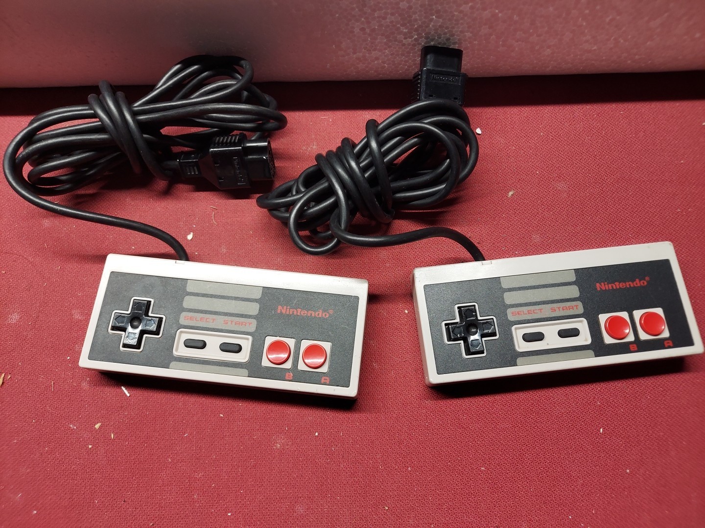 Nintendo NES Action Set Console System Tested Working Controllers Zapper Mario