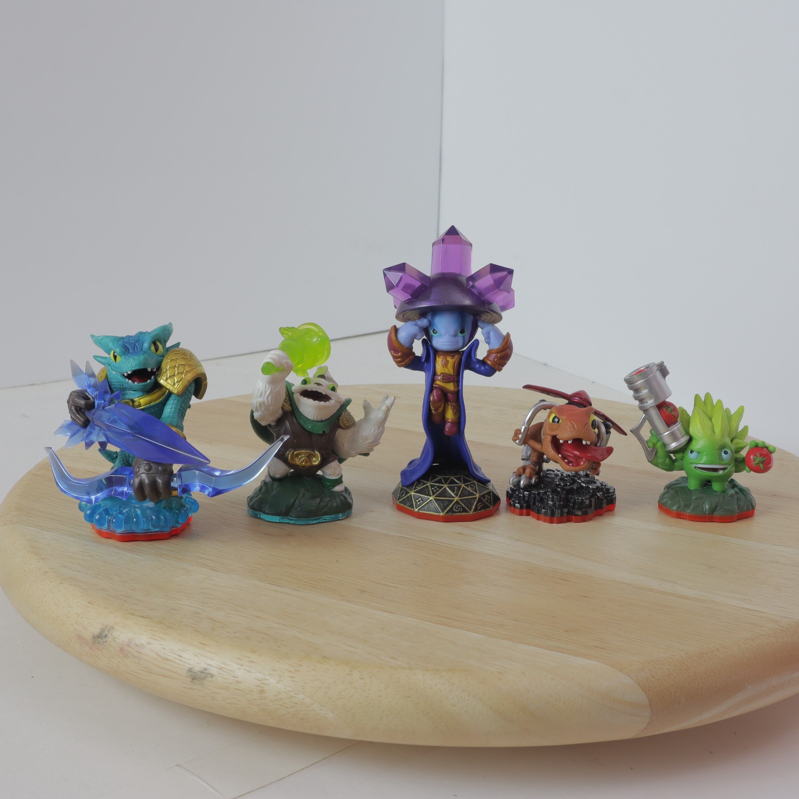 Skylanders Mixed Lot of 22 Figures, Vehicles and Magic Items – Mostly Untested