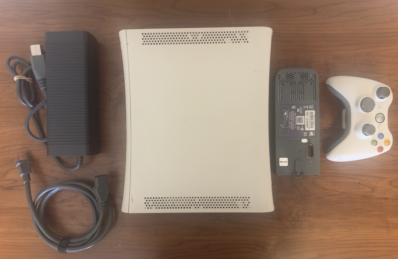 Microsoft Xbox 360 White Console HDMI w Wireless Controller Power/AV