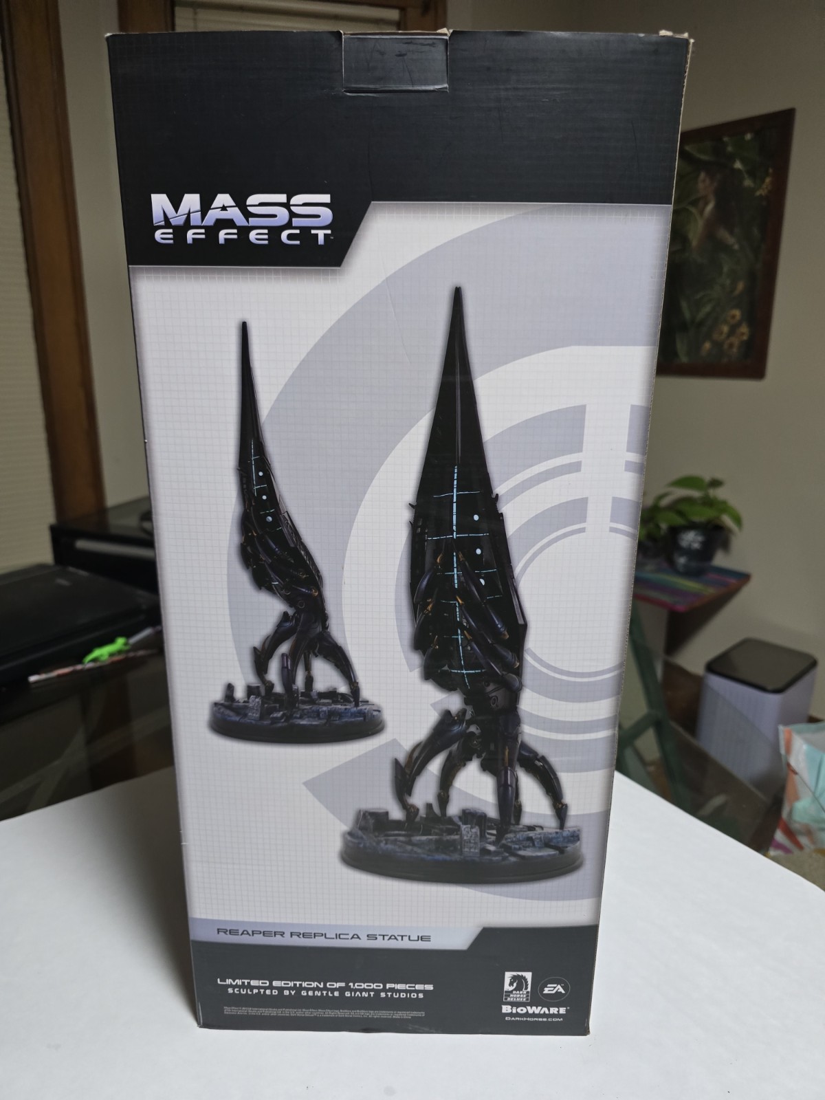 Dark Horse, Mass Effect 18” Sovereign Reaper Ship Replica #770 of 1000