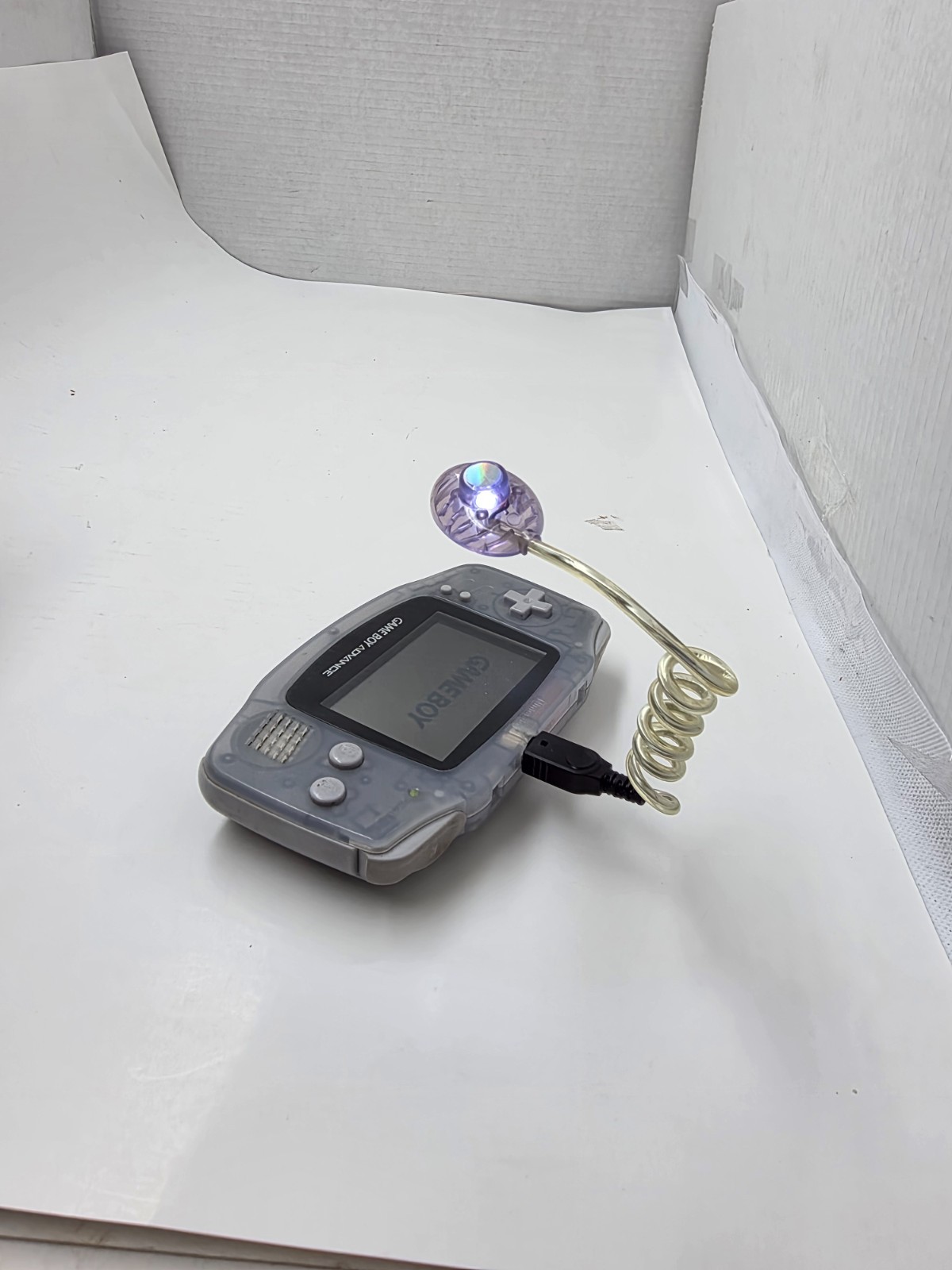 NEW VERY Bright LED Snake Worm Light for GameBoy Advance No Batteries Required Y