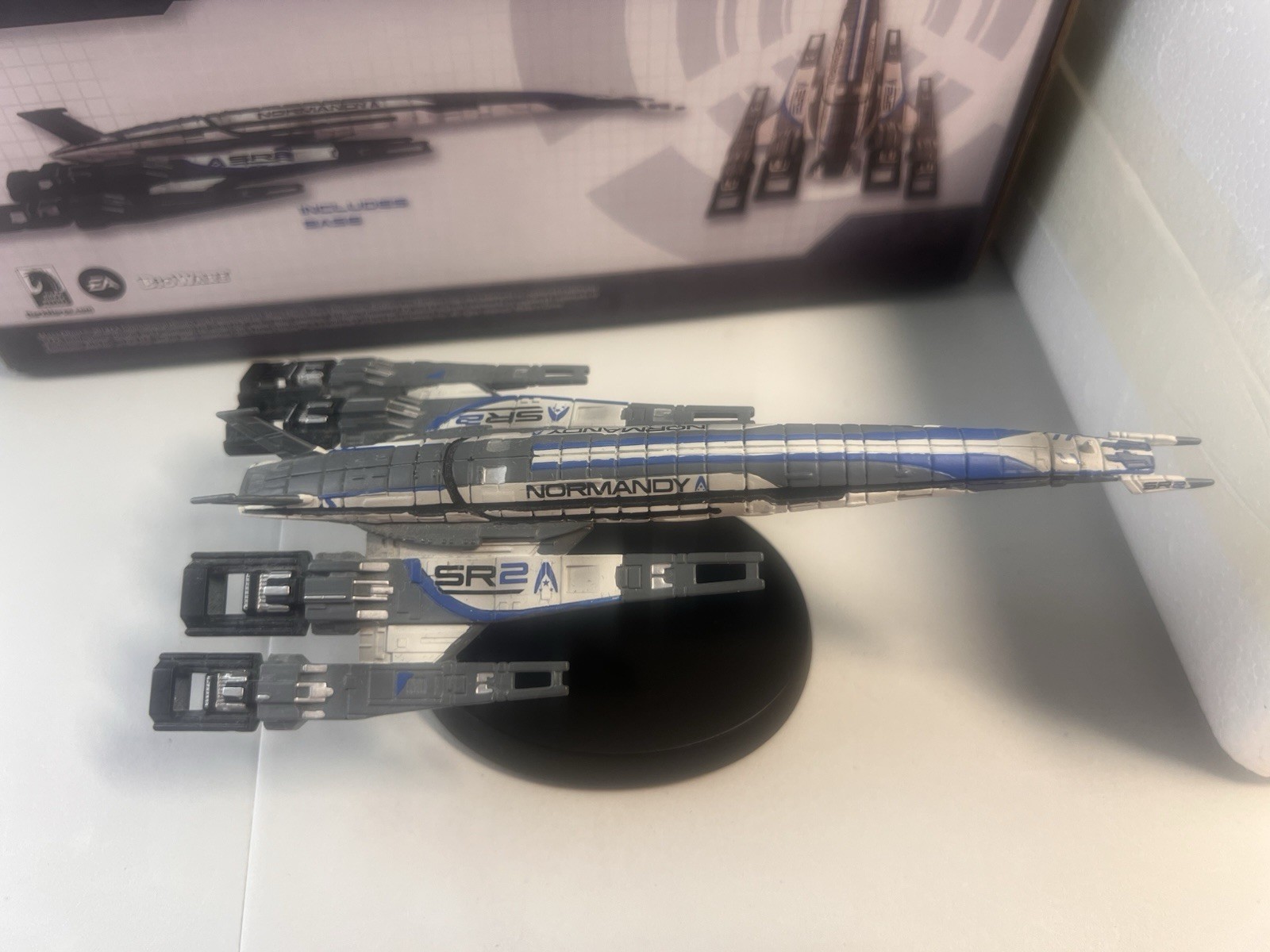 Dark Horse Mass Effect Alliance Normandy SR-2 Ship Replica Statue Original 2014