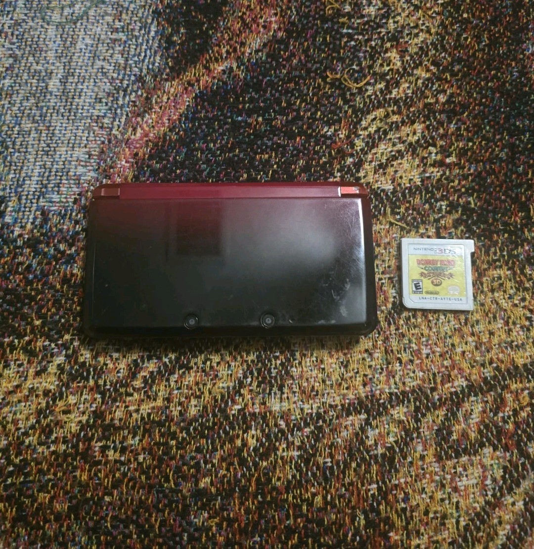 Nintendo 3DS Handheld System – Flame Red W/ Donkey Kong Country Returns 3D READ