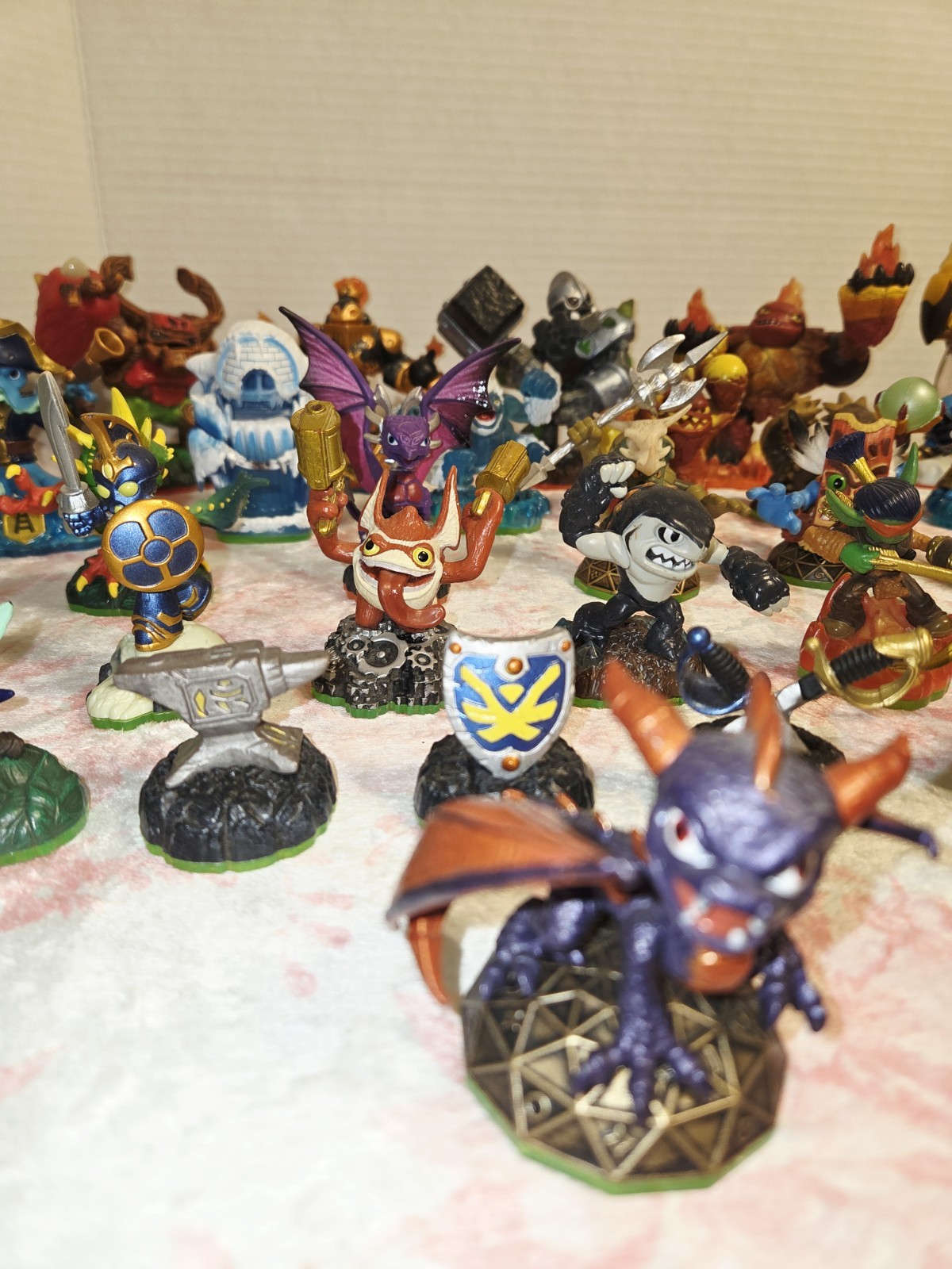 HUGE Lot Of 38 Activision Skylanders Character Figures Mixed Series Action