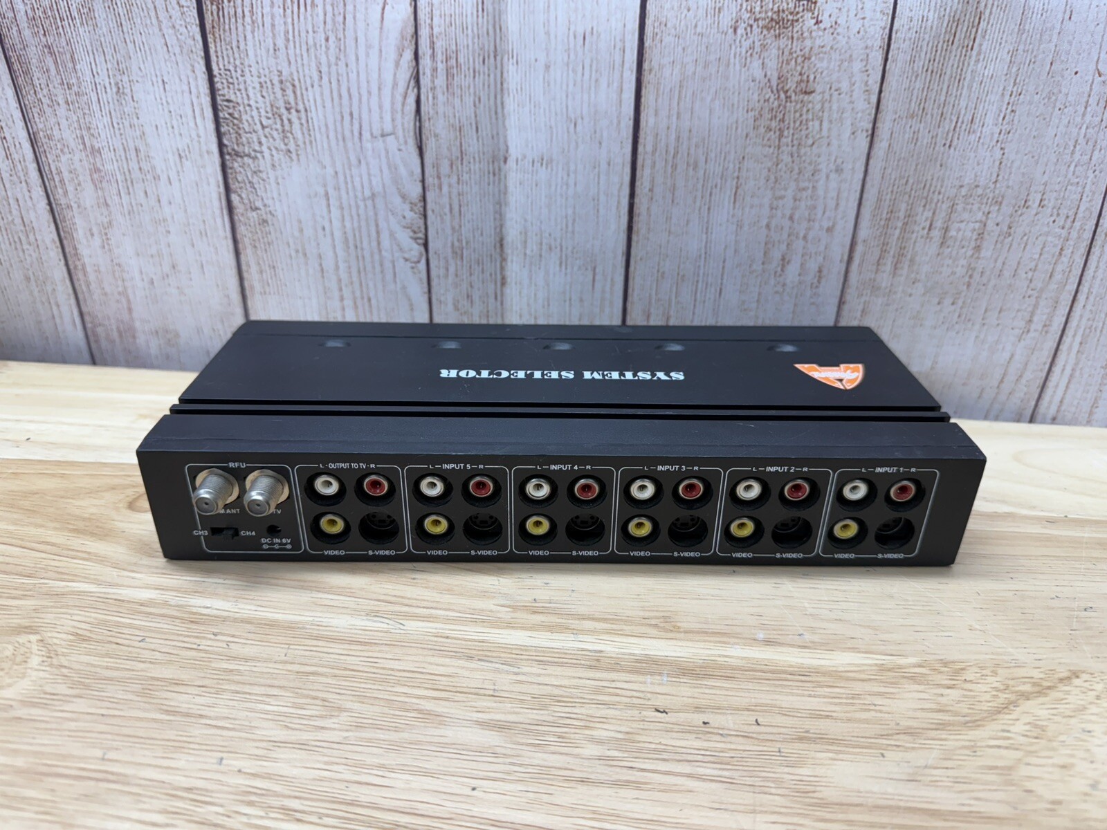 Arsenal Gaming System Selector 5 Input AV RCA S-Video GameCube Ps2 N64 Xbox DVD