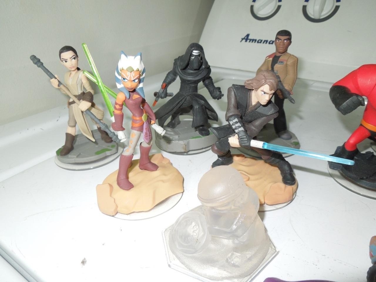 Star Wars, CARS, Toy Story – Disney Infinity Action Figure & Playset Crystal lot