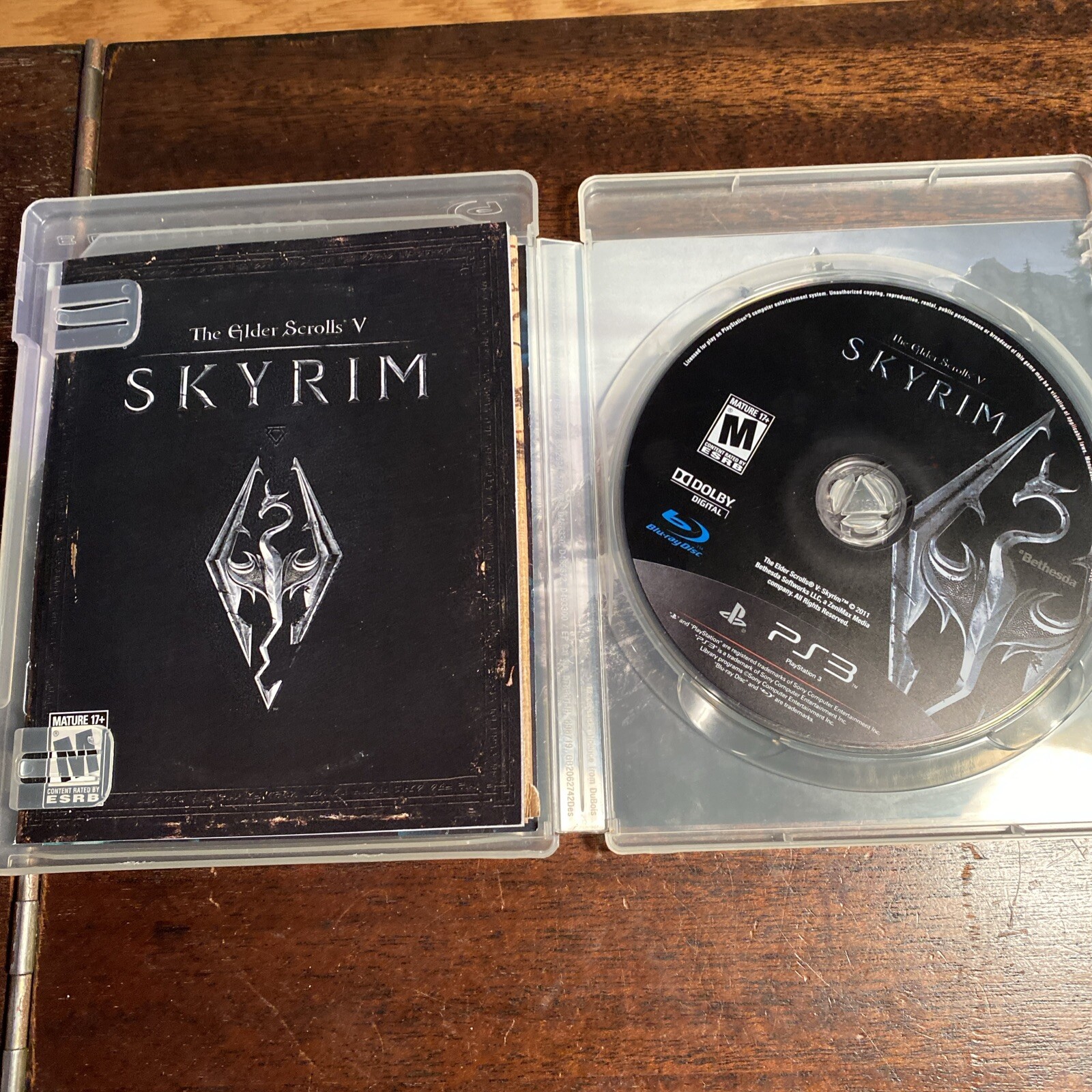 PS3: The Elder Scrolls V: Skyrim With Manual And Map