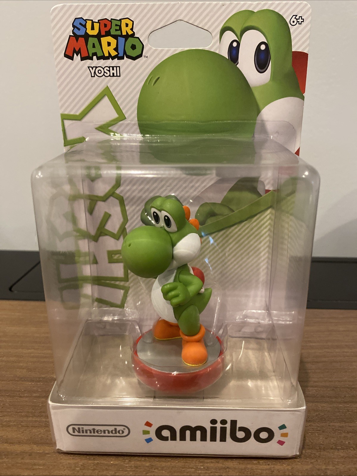 Nintendi YOSHI amiibo Super Mario Bros – New/Sealed