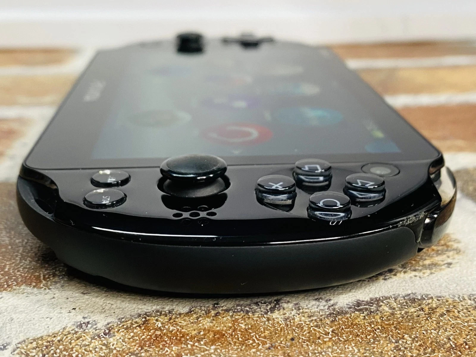 PS Vita Black PCH 2000 SONY PlayStation Japan 8GB Memory Charger No.3D