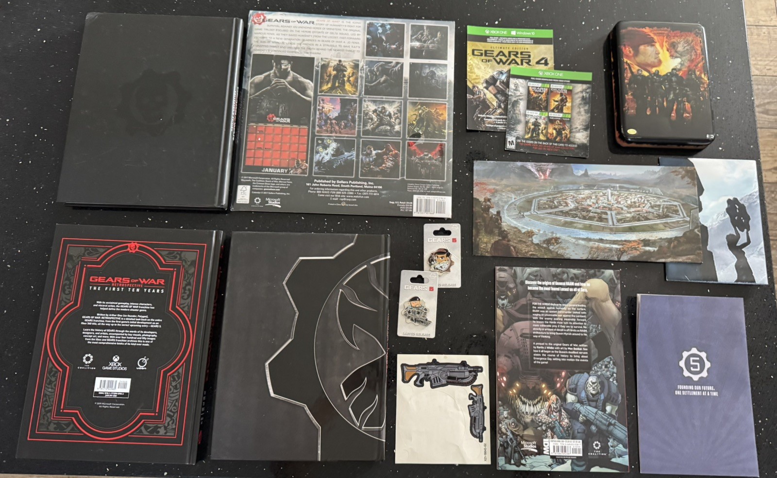 Gears of War Collectibles Lot