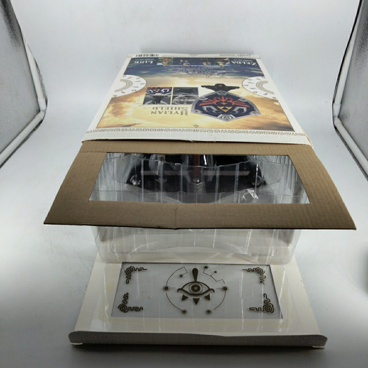 The Legend of Zelda Breath of the Wild HYLIAN SHIELD Statue Open Box
