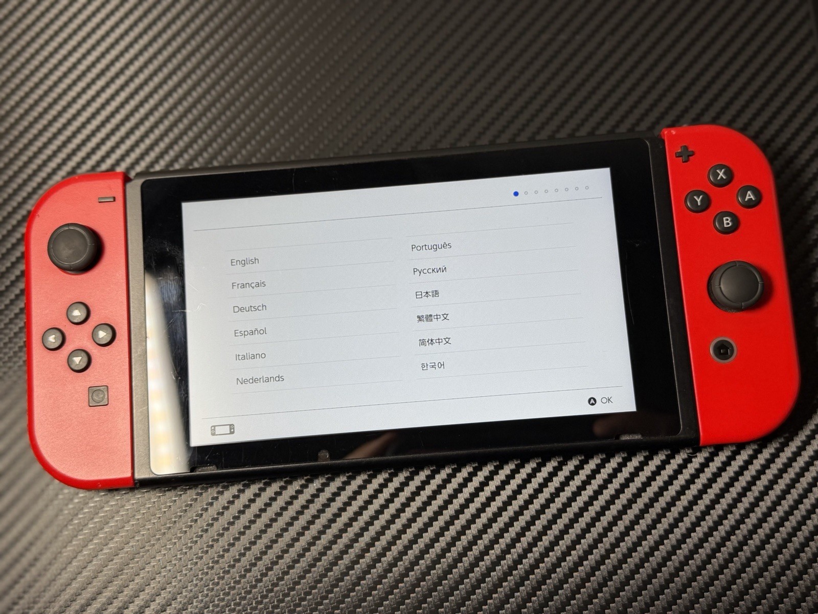 Nintendo Switch Handheld Console Red/Black Joy-Con HAC-001(-01)