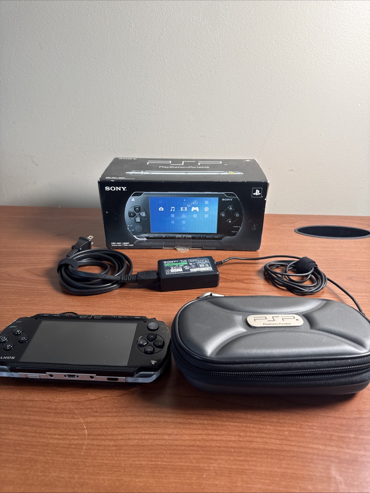 Sony Play Ststion PSP-1001 With Box And Charger And Case No Manual Near Complete