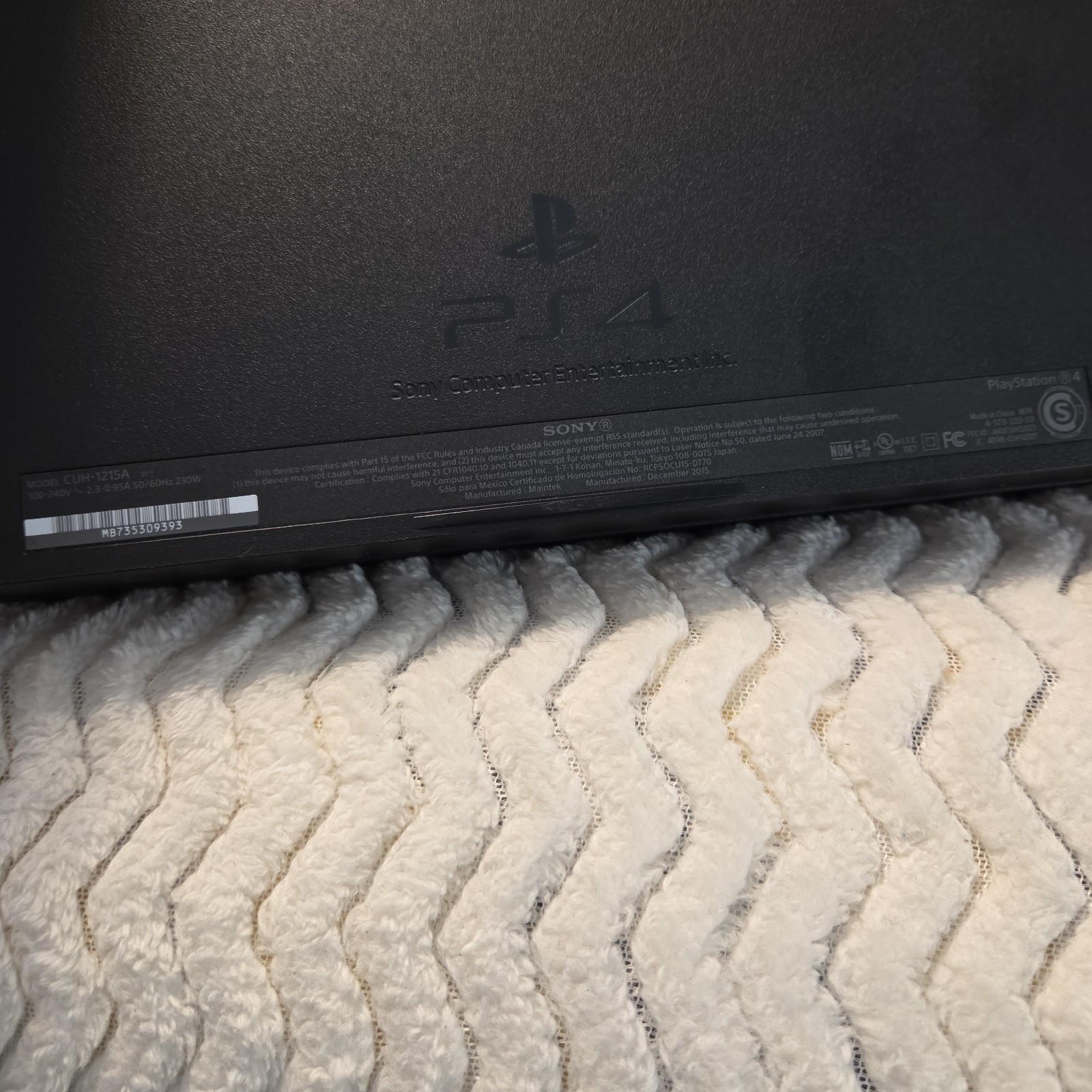 Sony PlayStation 4 (500 GB) Home Console With 2 Sony Controllers And Charger