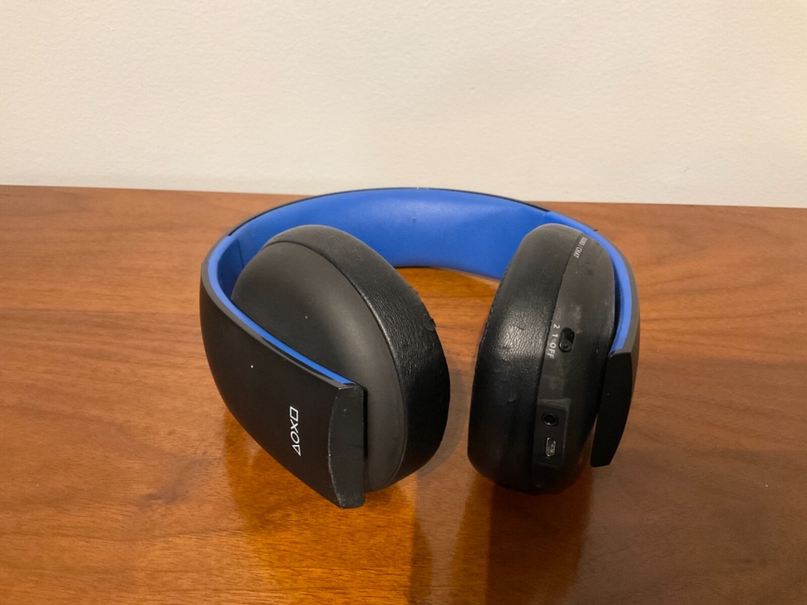 Sony PULSE 3D Ear-Cup (Over the Ear) Wireless Headphone – Black, Used