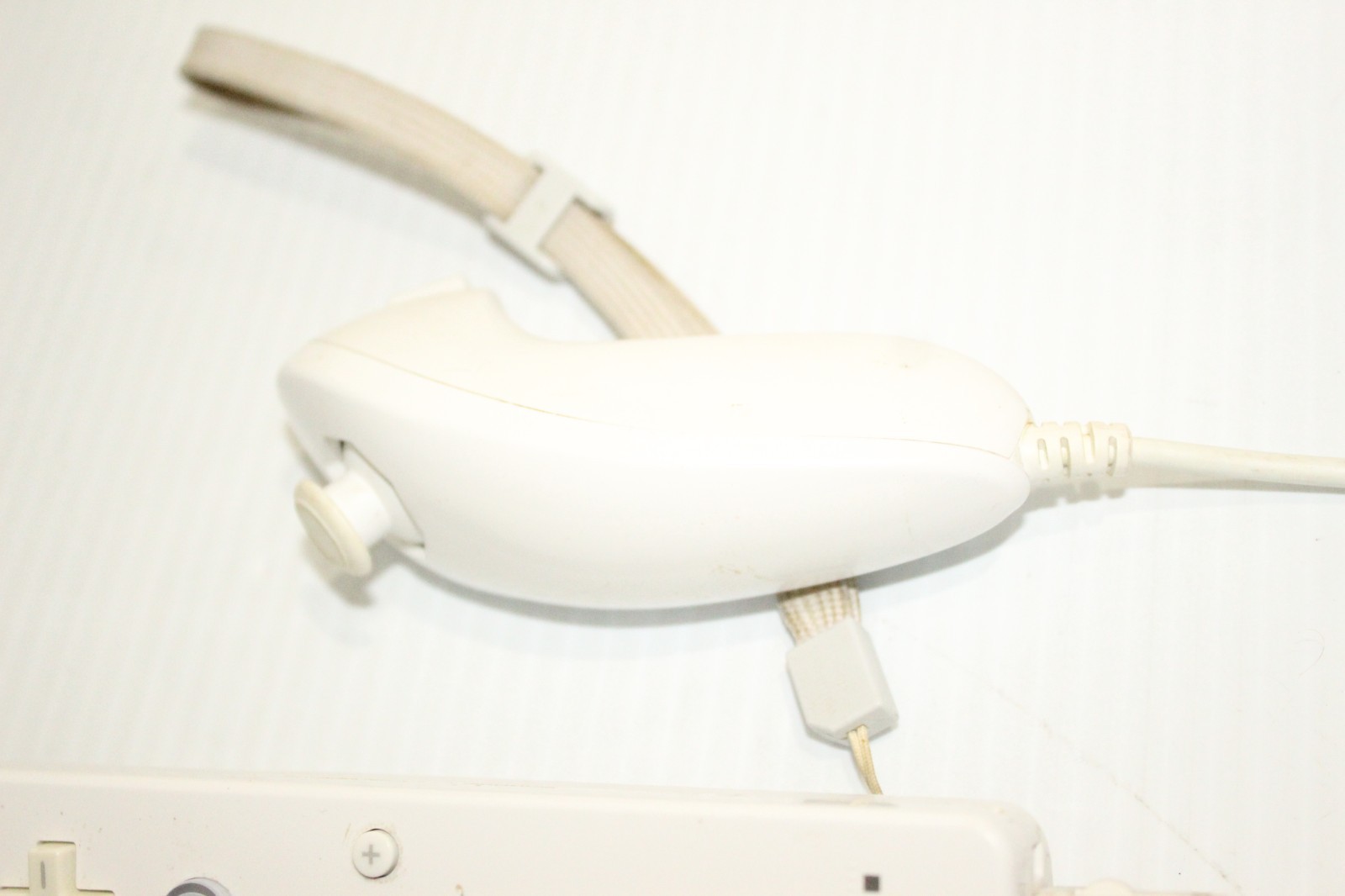 Official OEM Nintendo Wii Remote White Controller with Nuncheck and Strap