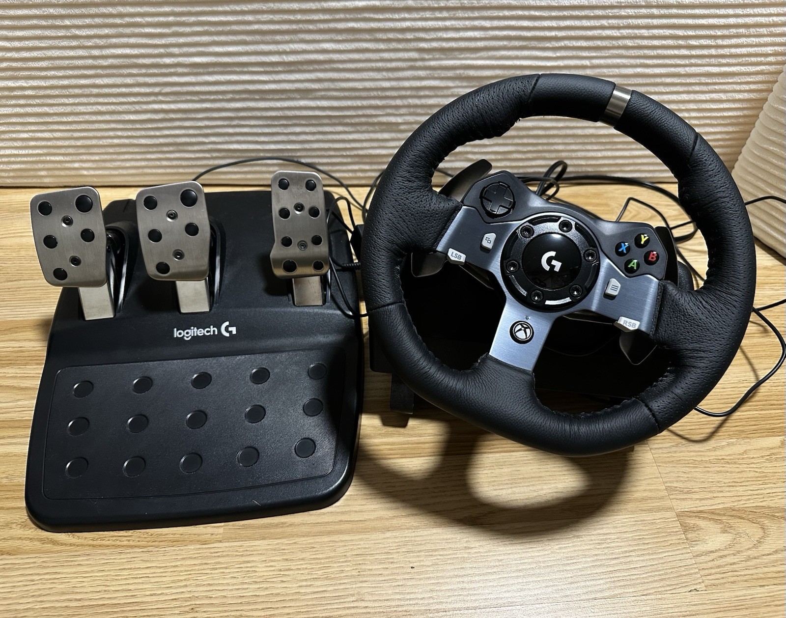 Logitech G920 Driving Force Racing Wheel & Floor Pedals for X|S/Xbox One/PC/Mac