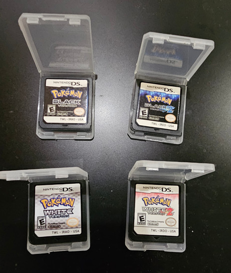 Pokemon Black, White, Black2 & White 2 for Nintendo DS [Read Description]