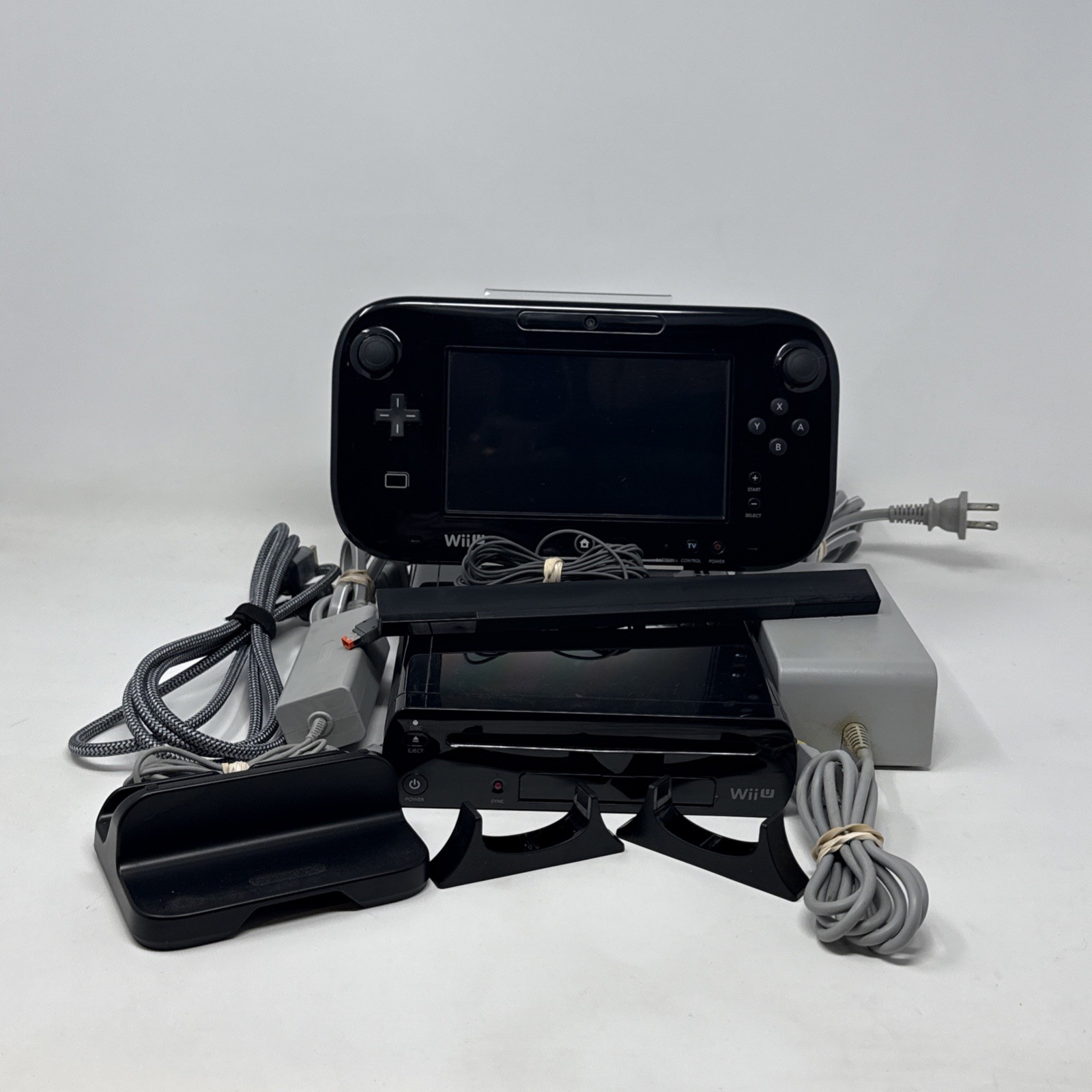Nintendo Wii U 32GB Console Complete Bundle Deluxe Black and Gamepad Tested