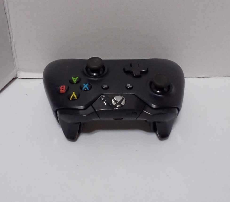 Genuine Microsoft Xbox ONE Wireless Controller Black Headphone Jack- Tested