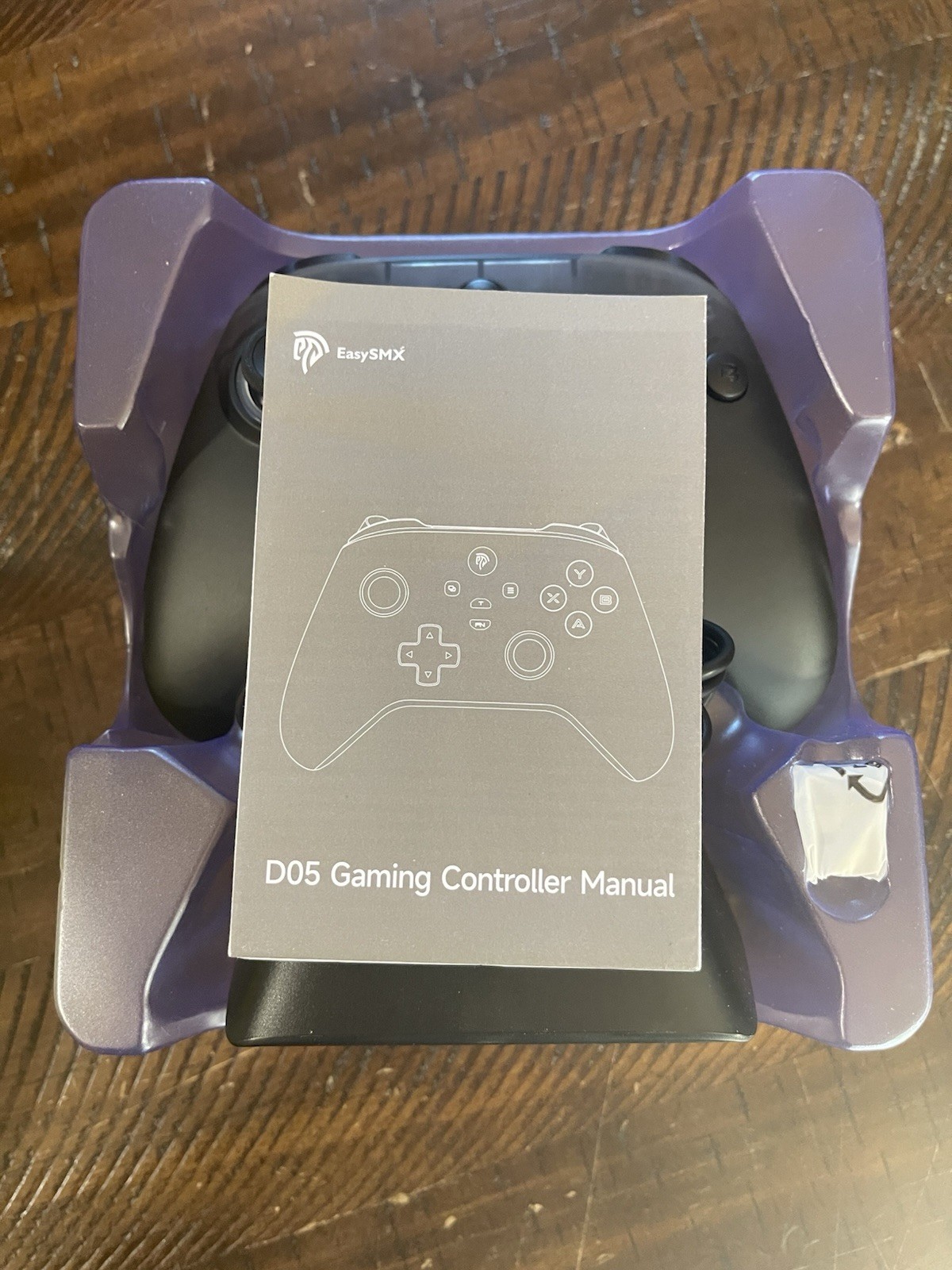 New EasySMX D05 Multi-Platform Gaming Controller With Charging Dock – Black