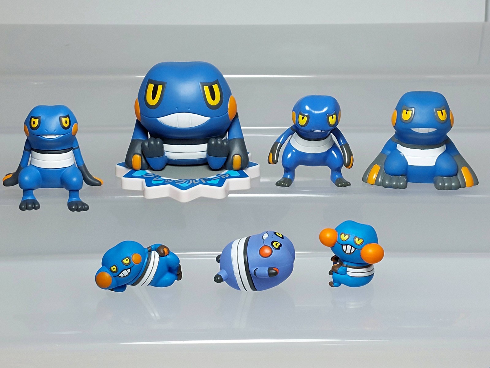 Croagunk Guregguru Pokemon Figure Set PC Tomy Banpresto Bandai Japan 0.7-1.8in