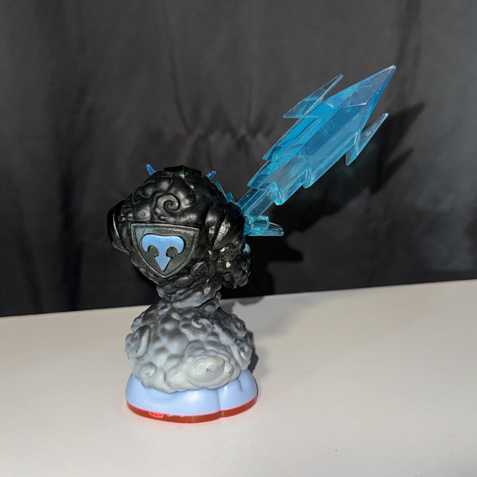 Skylanders Trap Team Figure Thunderbolt Trap Master Air Element