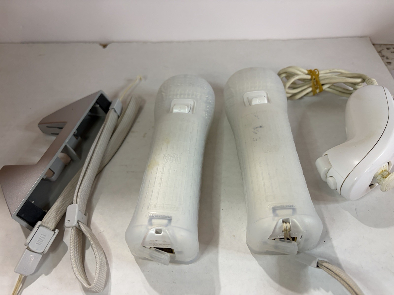 Wii video game console bundle with multiple accessories and games (untested)
