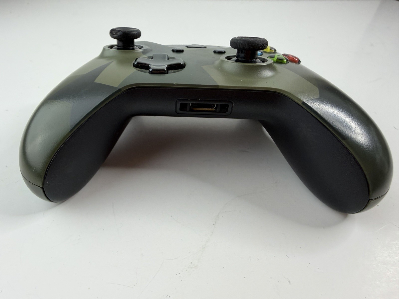 Microsoft Xbox One Wireless Controller Model 1537 Armed Forces Green Camo