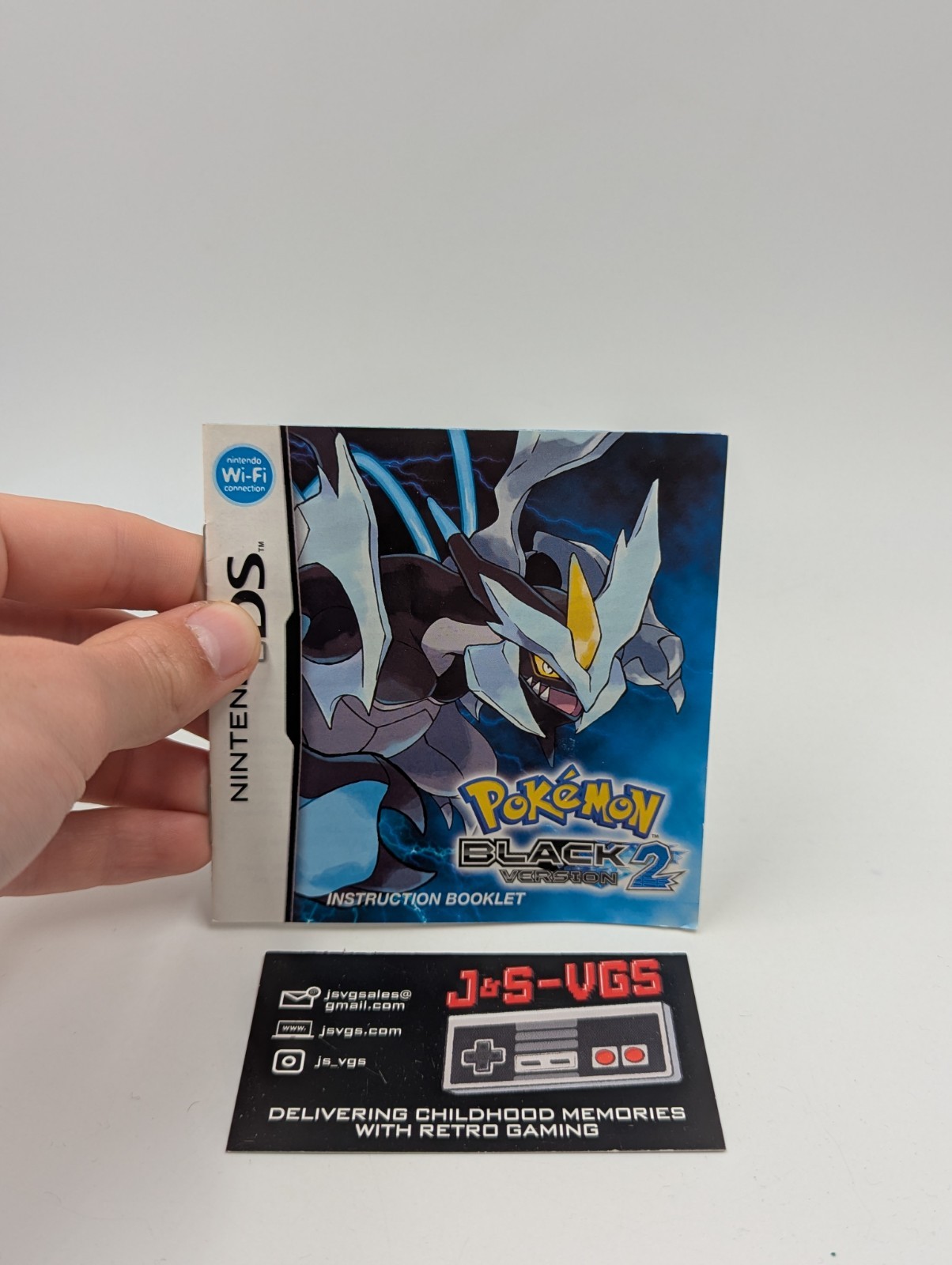 Pokemon Black Version 2 Nintendo DS CIB Complete All Inserts