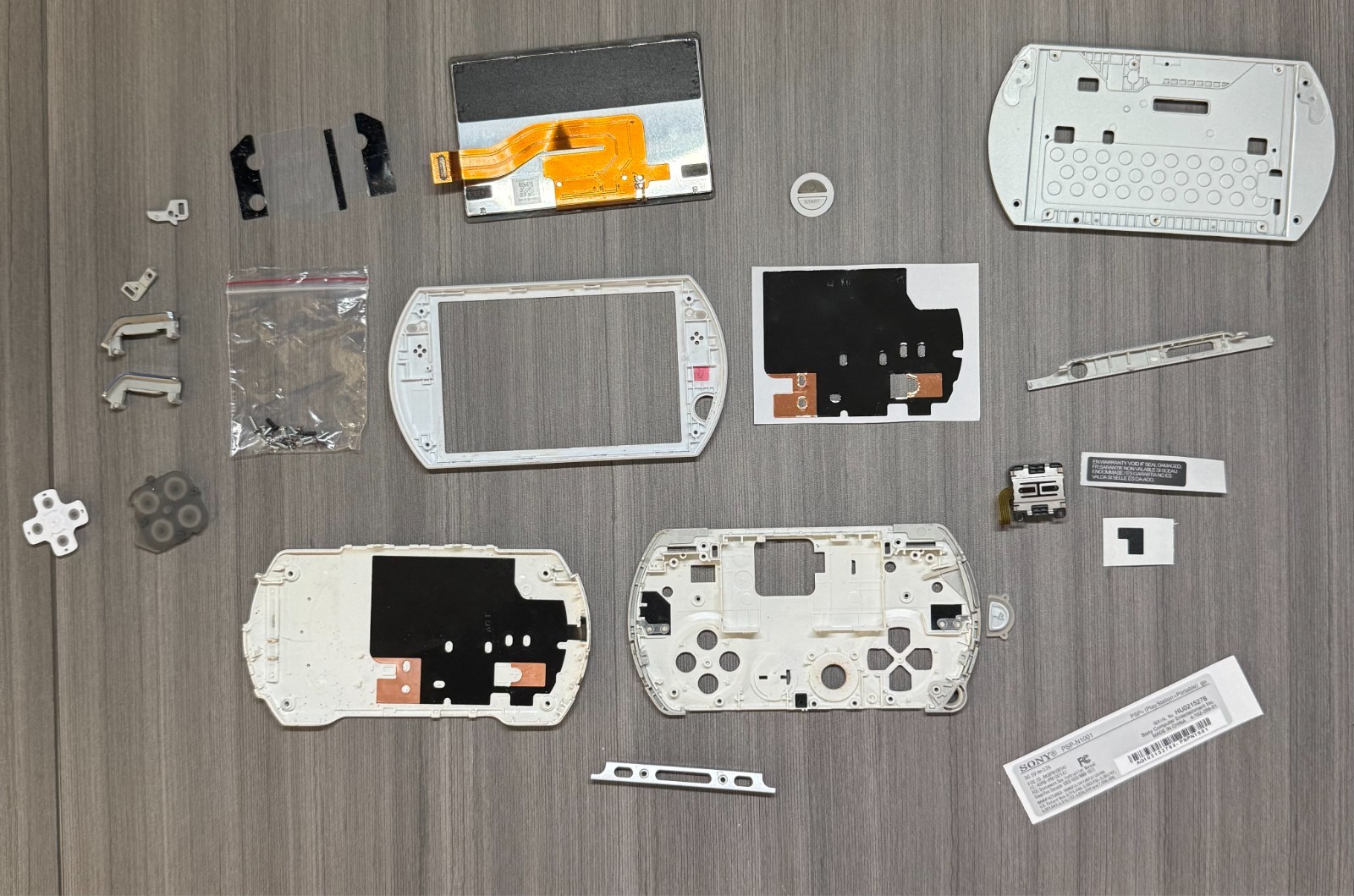 Sony PSP Go White Shell Housing w/ Screen Parts Untested For Repair AS-IS
