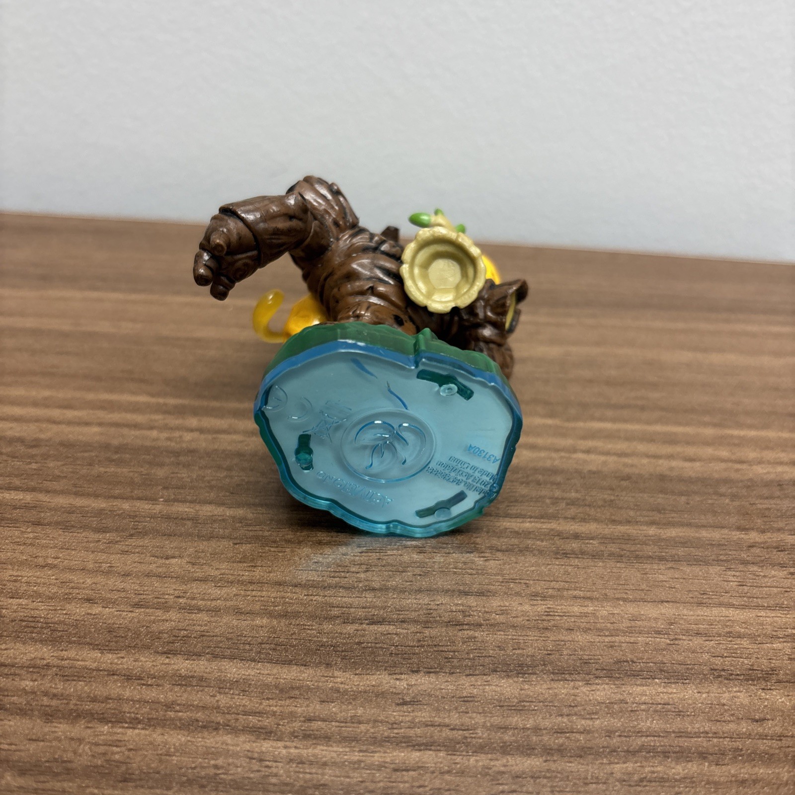 Skylanders Swap Force Bumble Blast Lightcore Character Figure