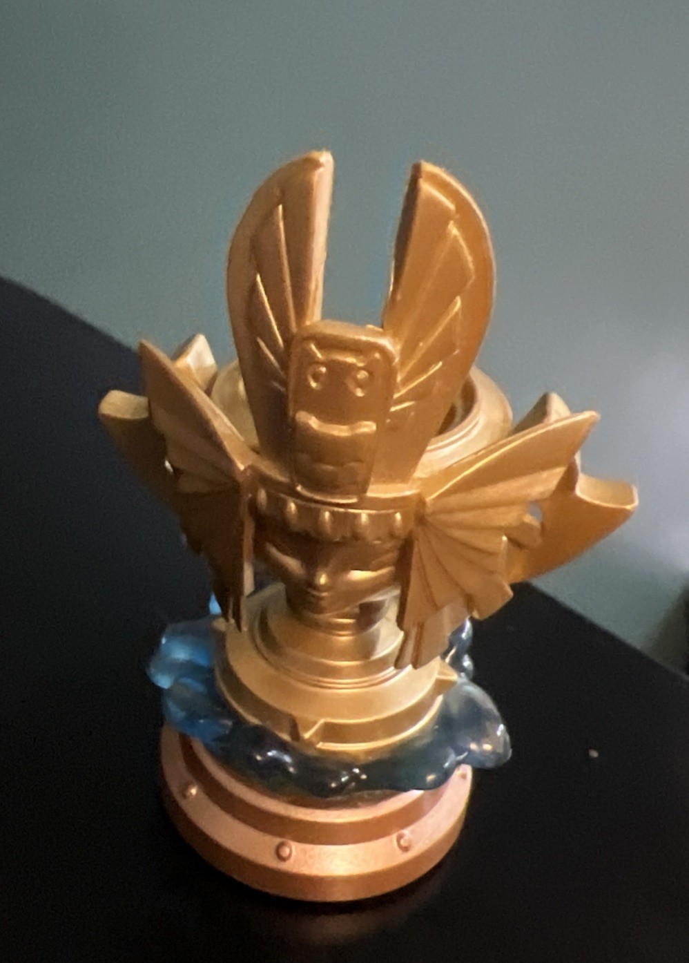 Skylanders Figures, Mirror, And Golden Queen Sea Trophy