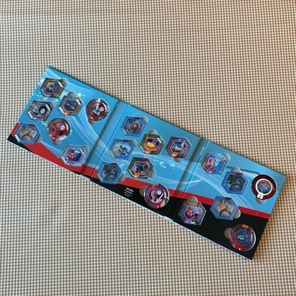 DISNEY INFINITY Power Disc Album With all 20 Wave Discs. Stitch Nemo Anna Merida