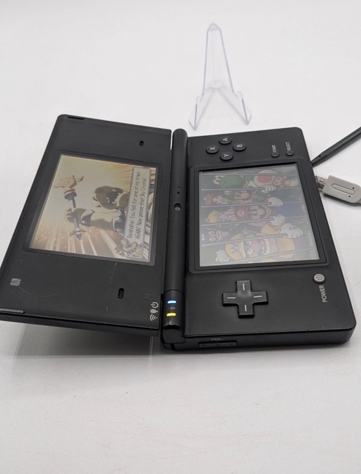 Nintendo DSi Black Console Bundle w/ Charger & 16GB SD Card