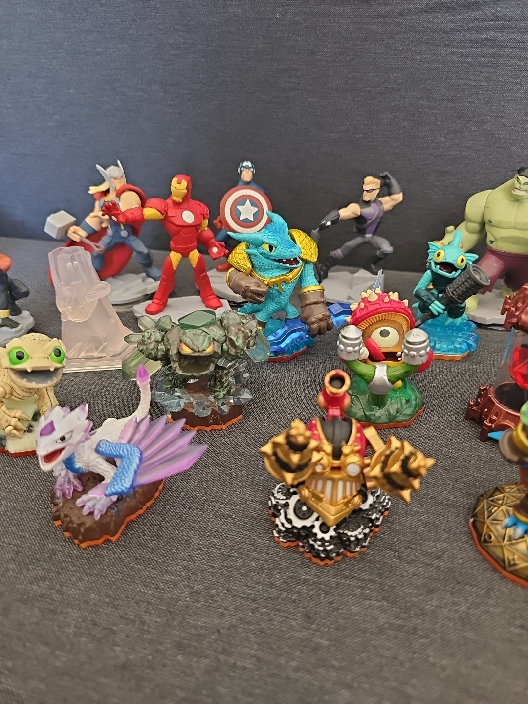 Lot Of 28 Activision Skylanders Trap Marvel Bandicoot