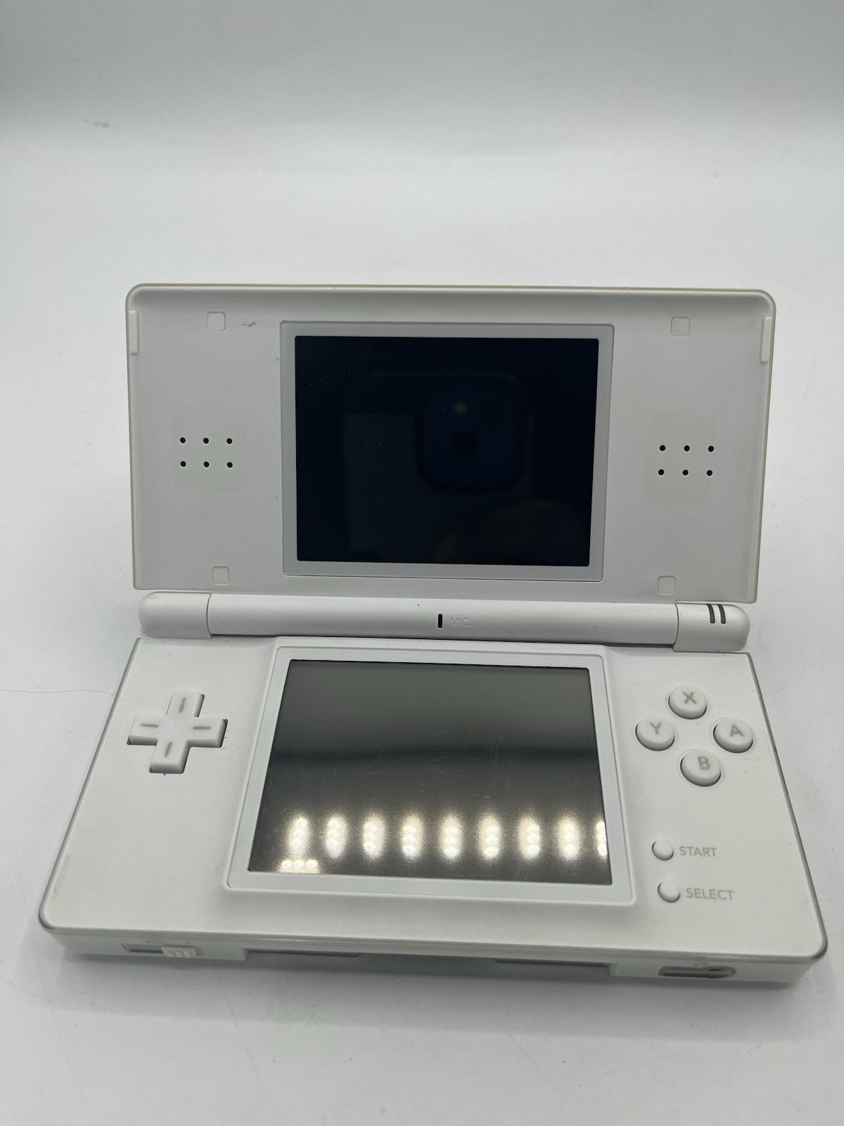 Nintendo DS Lite Handheld System USG-001 White + Stylist + charger Read Descrip