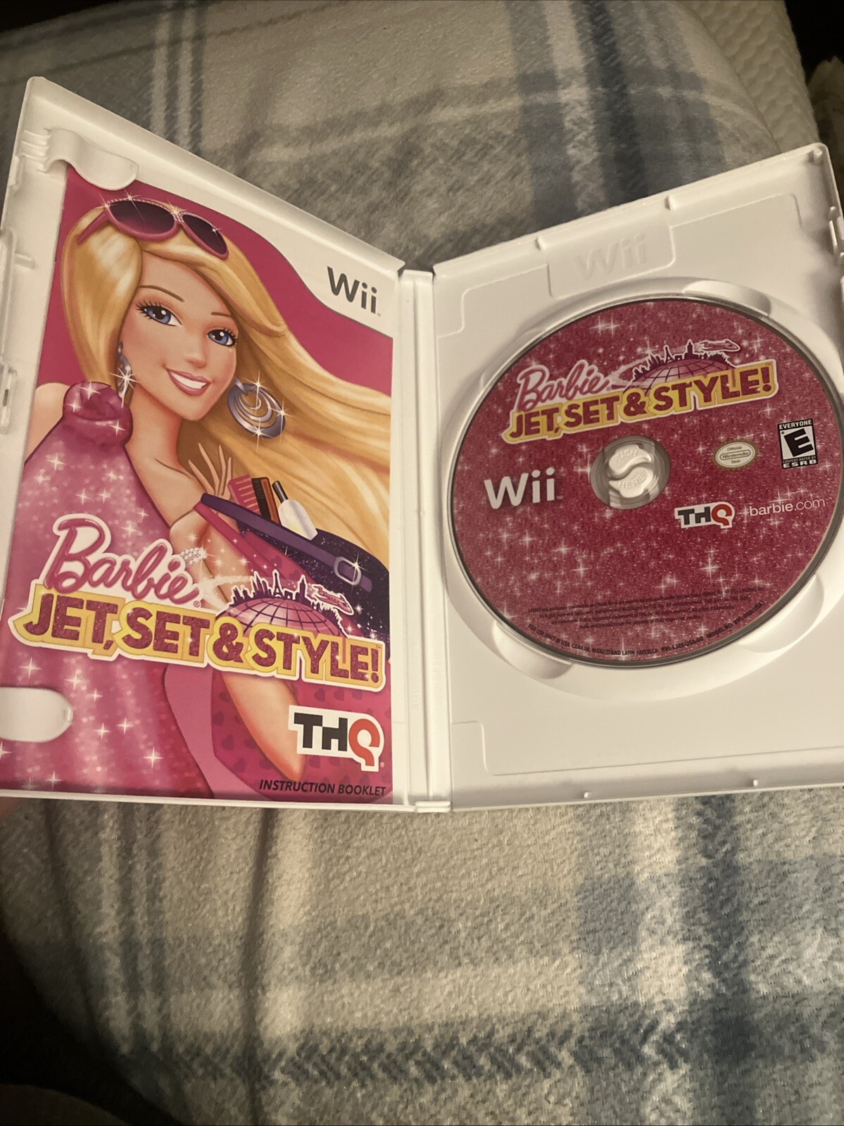 Barbie: Jet, Set & Style (Nintendo Wii, 2011) Complete Tested Working Game