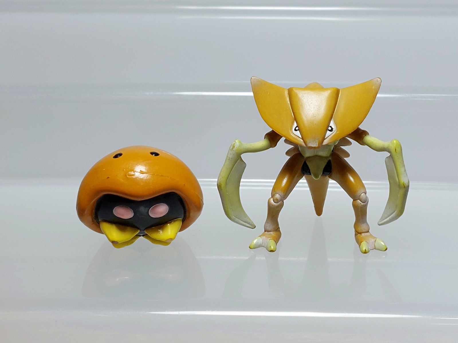 Kabuto Kabutops Pokemon Monster Collection Figure Tomy Japan C06 0.9-1.6in