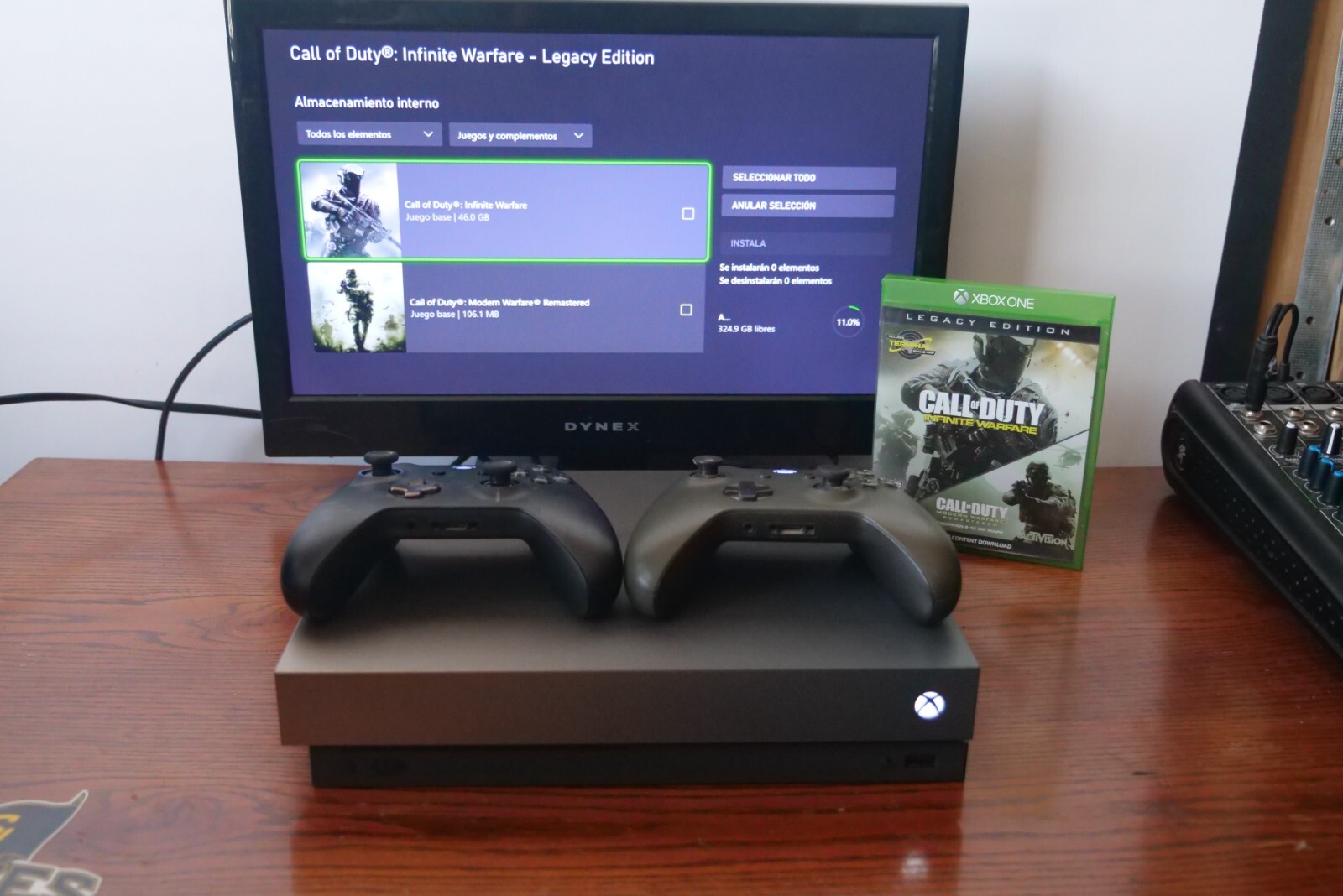 Microsoft Xbox One X / 500GB SSD / Gold Rush Special Edition Battlefield V
