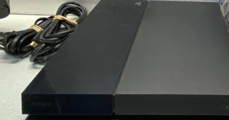 Low FW PlayStation 4 500GB Console Bundle + Controller + 2 Games + cables Tested