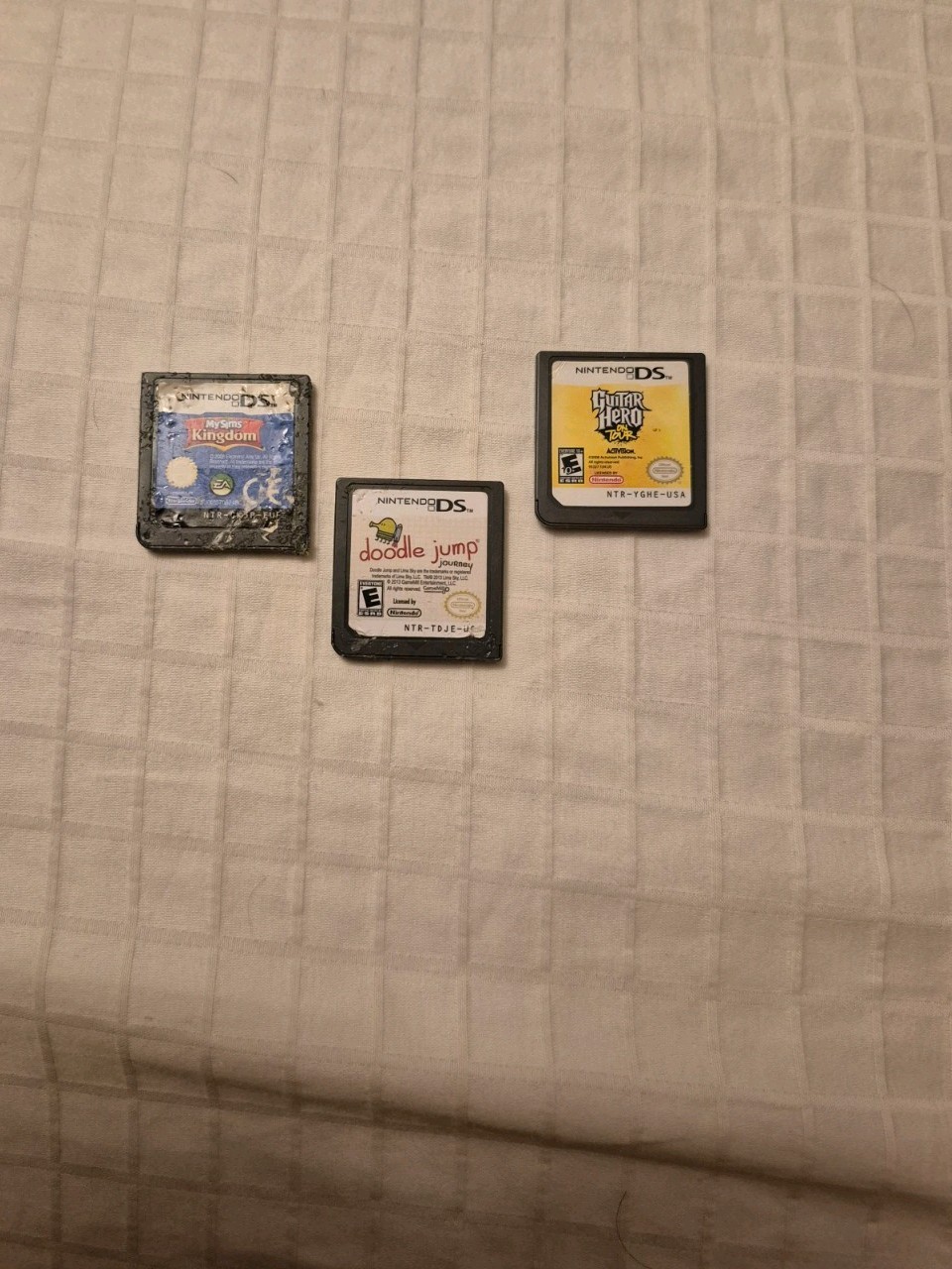 *READ* Nintendo DSI Green w/ 10+ Games (Mario Kart, Club Penguin, etc) & charger