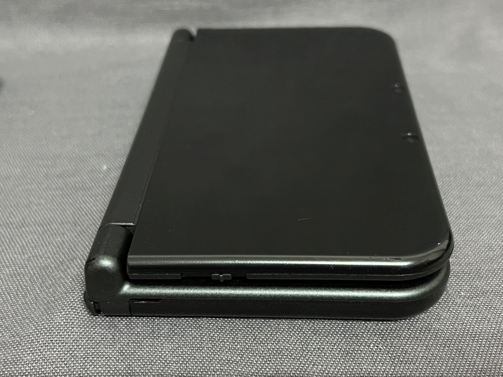 New Nintendo 3DS XL Gray Black Console With Charger and cartridge US Version