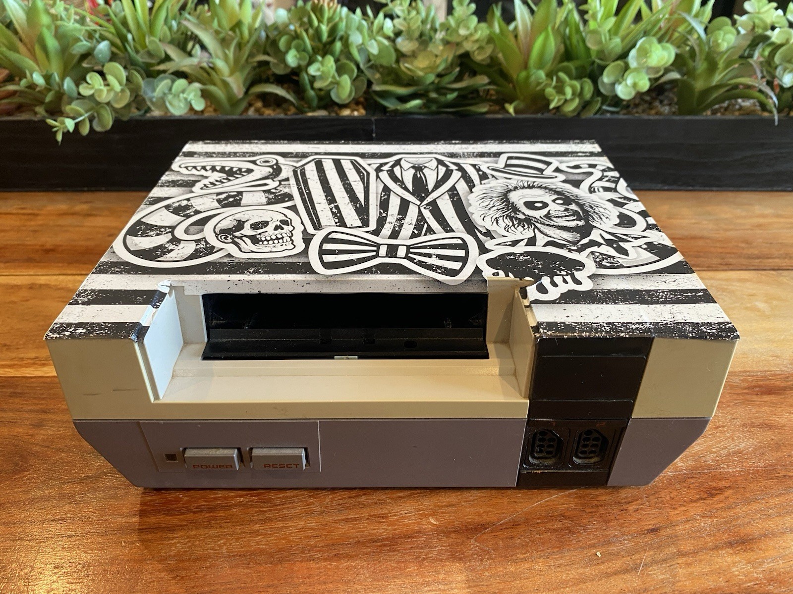 Nintendo NES Console w/ Beetlejuice Skin – TESTED – WORKS – PLEASE READ!